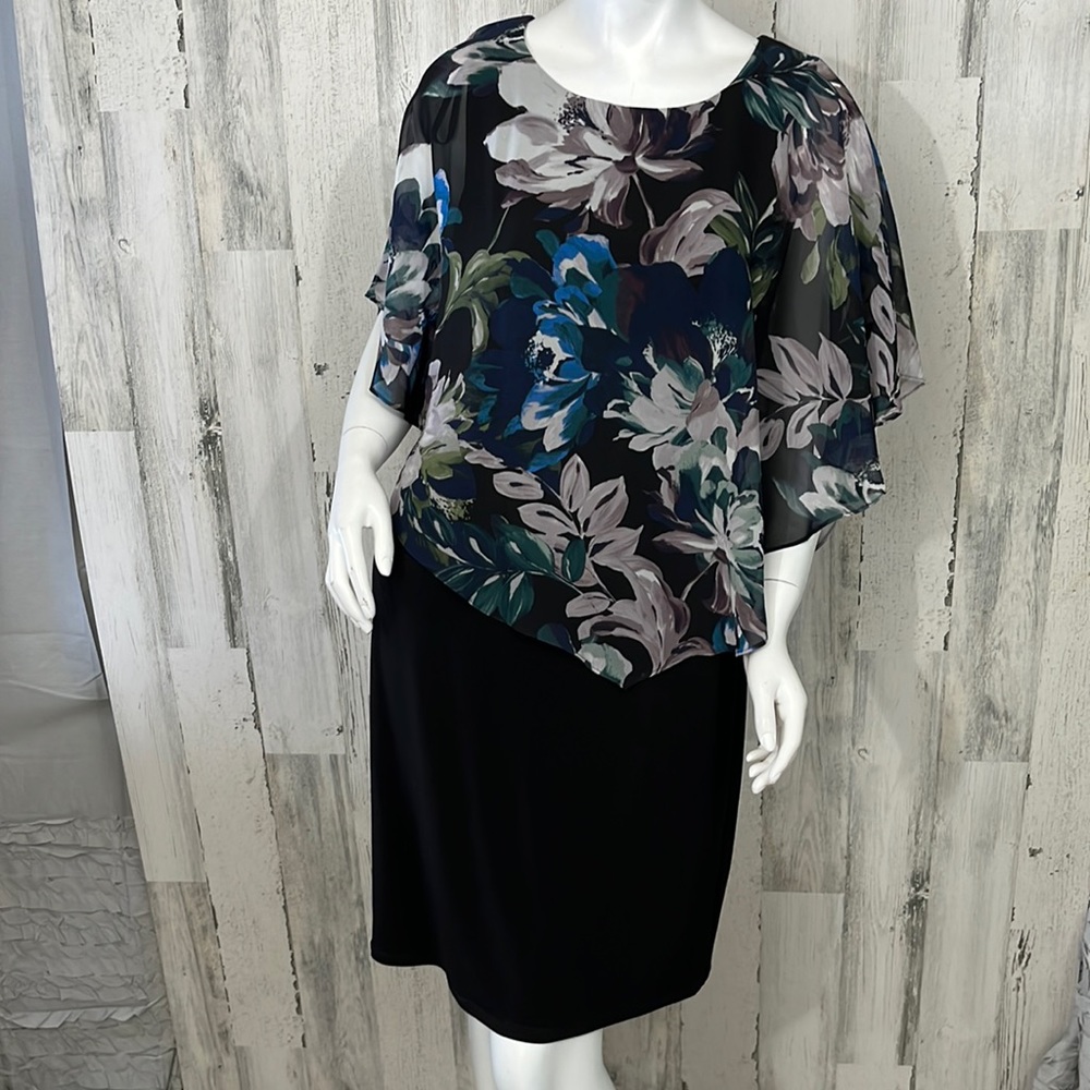 - #U30 small black & floral patterned dress size 4 NEW ALYX